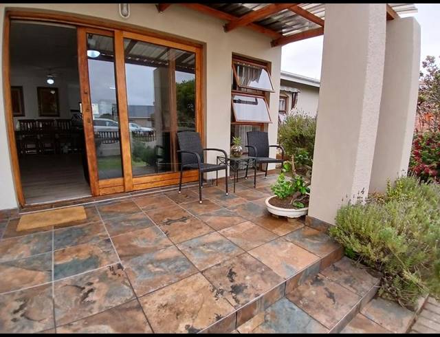 3 BEDROOM HOUSE FOR SALE IN STILBAAI-WES